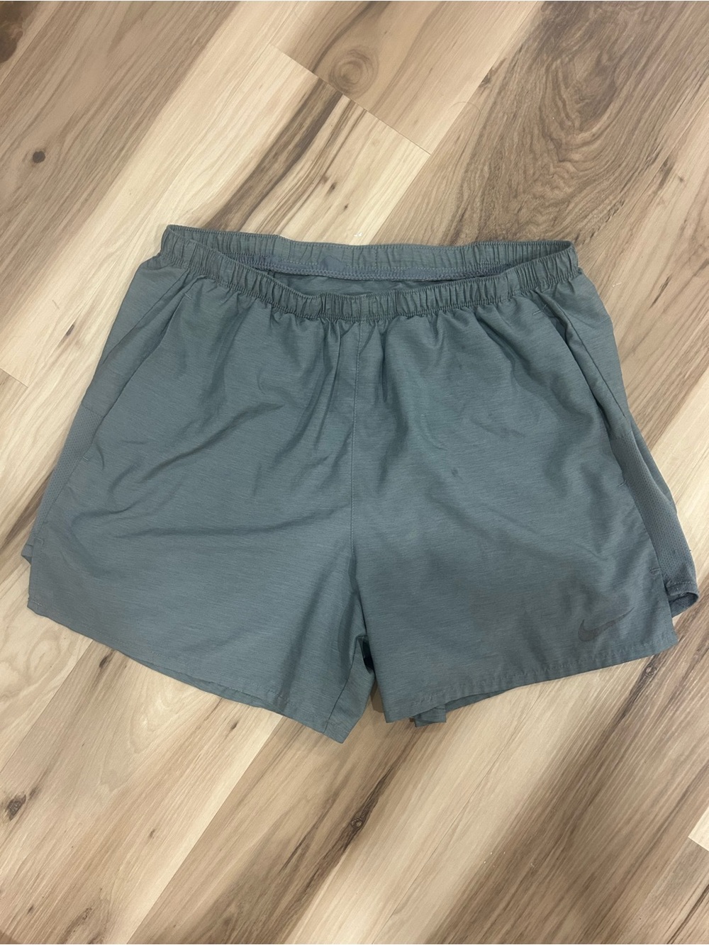 Nike Men’s Gray Running Shorts 5”